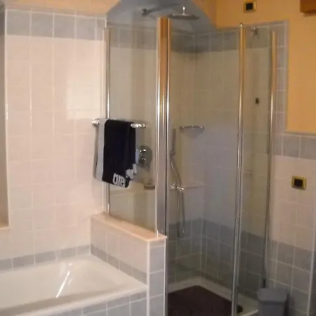 L'isola Delle Rose Oda ve Kahvaltı